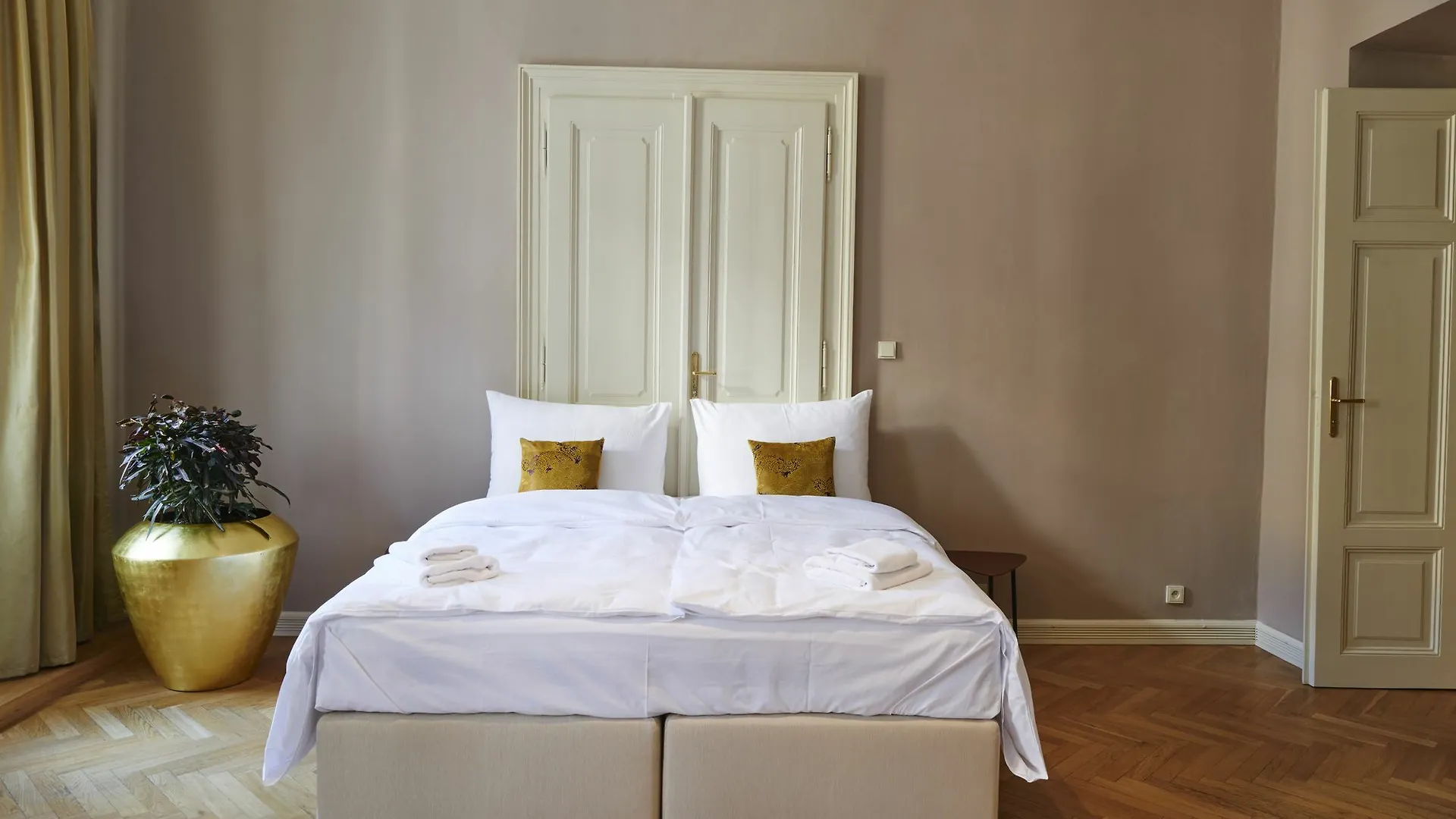 Opletalova Apartments Πράγα
