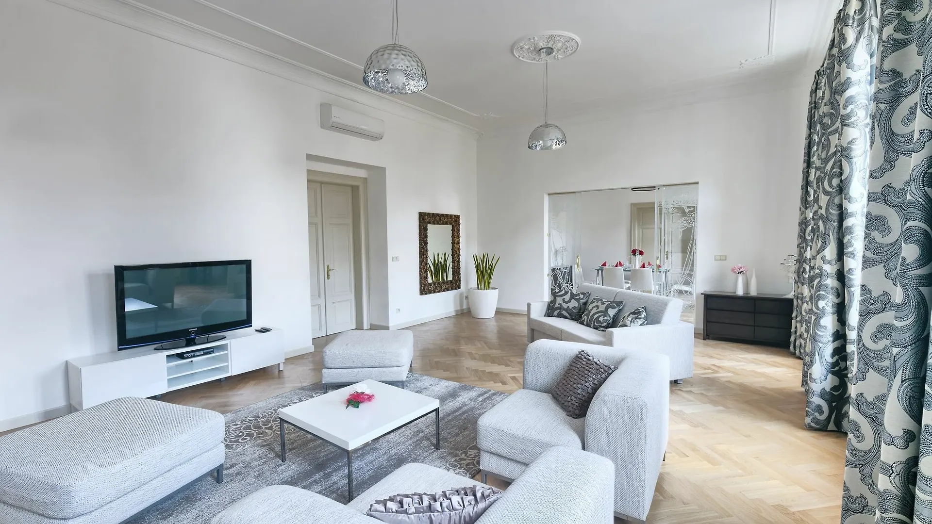 Opletalova Apartments 布拉格