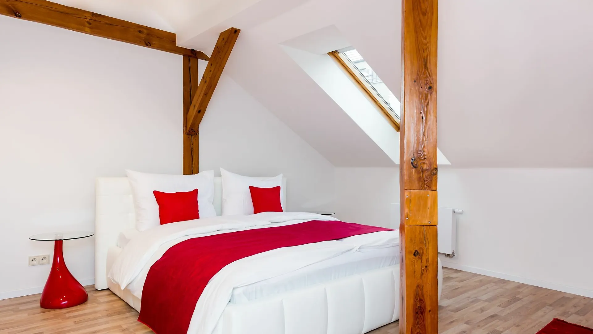 Opletalova Apartments Praag