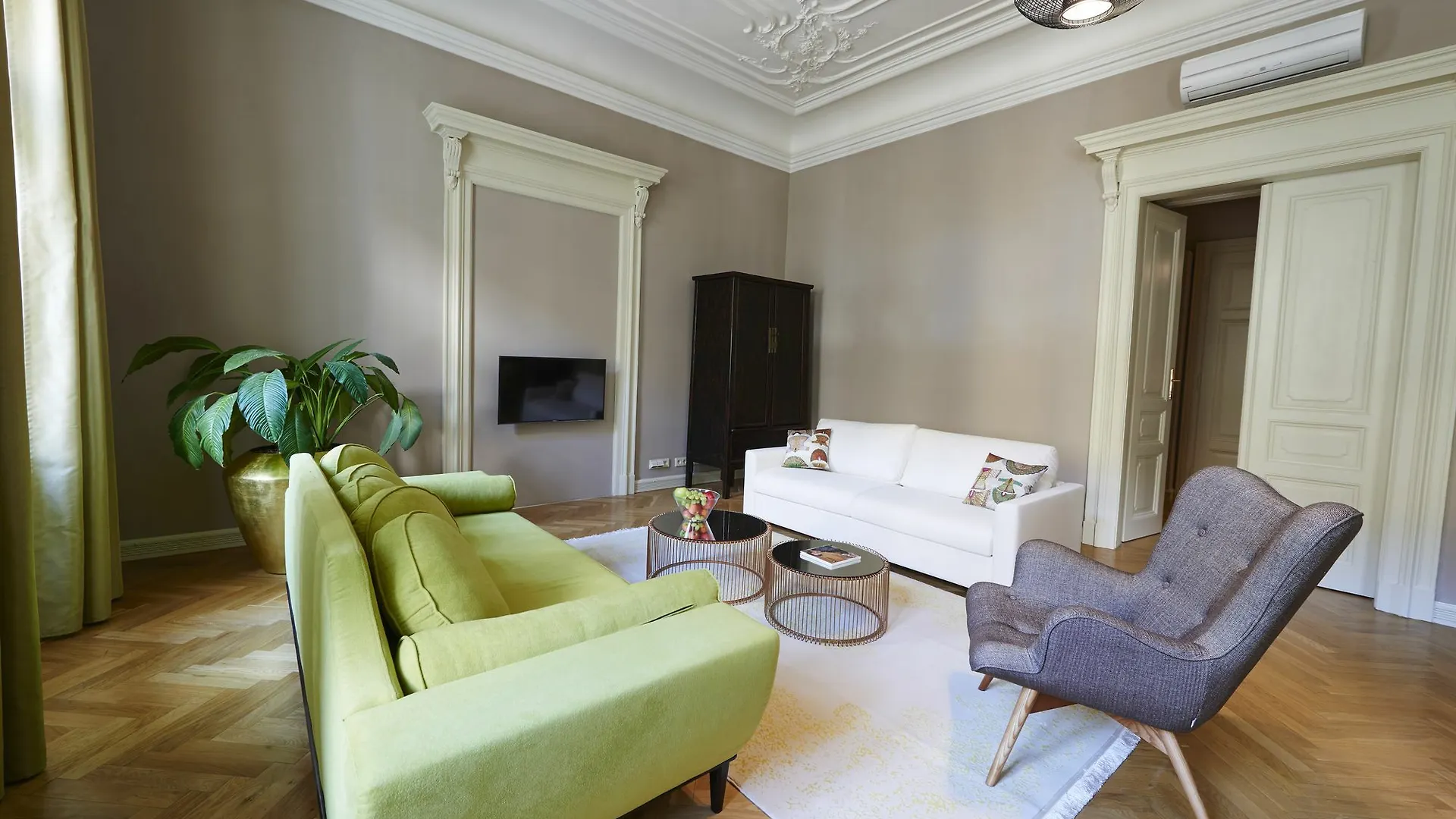 Opletalova Apartments Praag